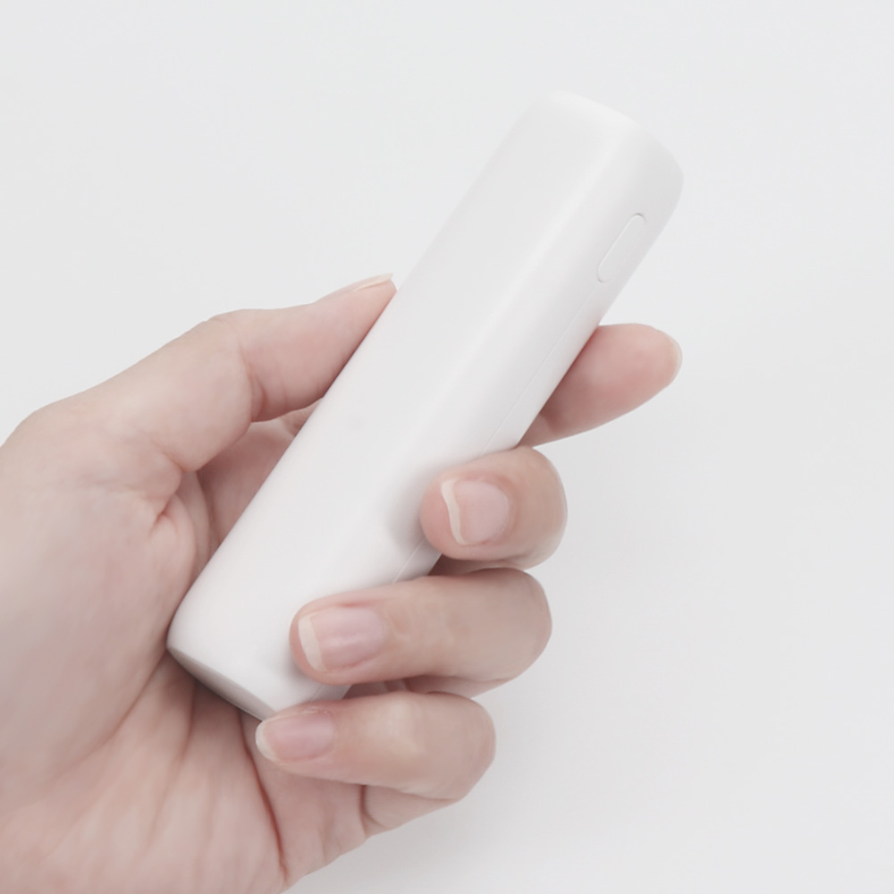 軽くてコンパクトなモバイルバッテリー