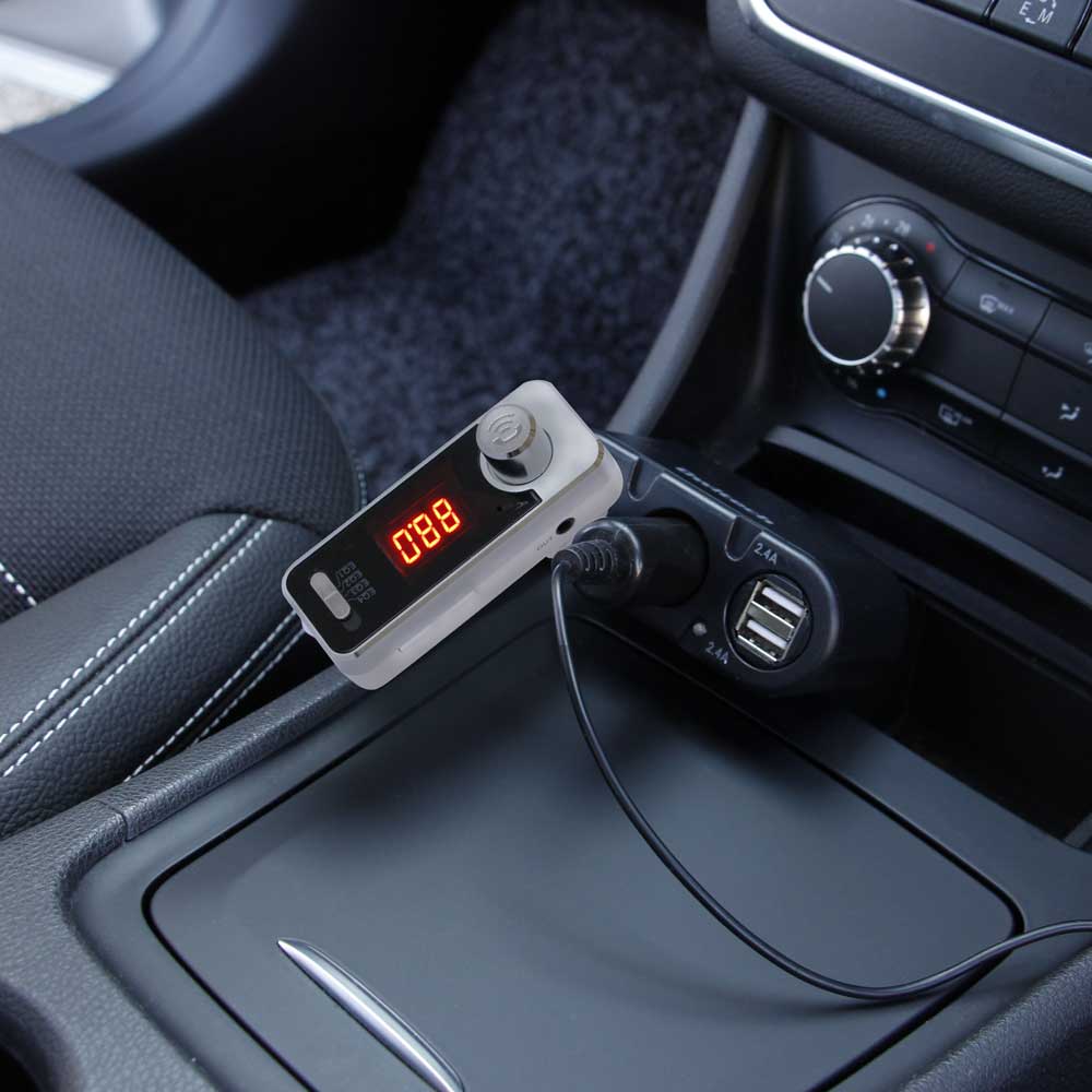 Iphoneやスマートフォンの音楽を車内でワイヤレス再生できるbluetooth Fmトランスミッター Owl Btfmu331 株式会社オウルテック