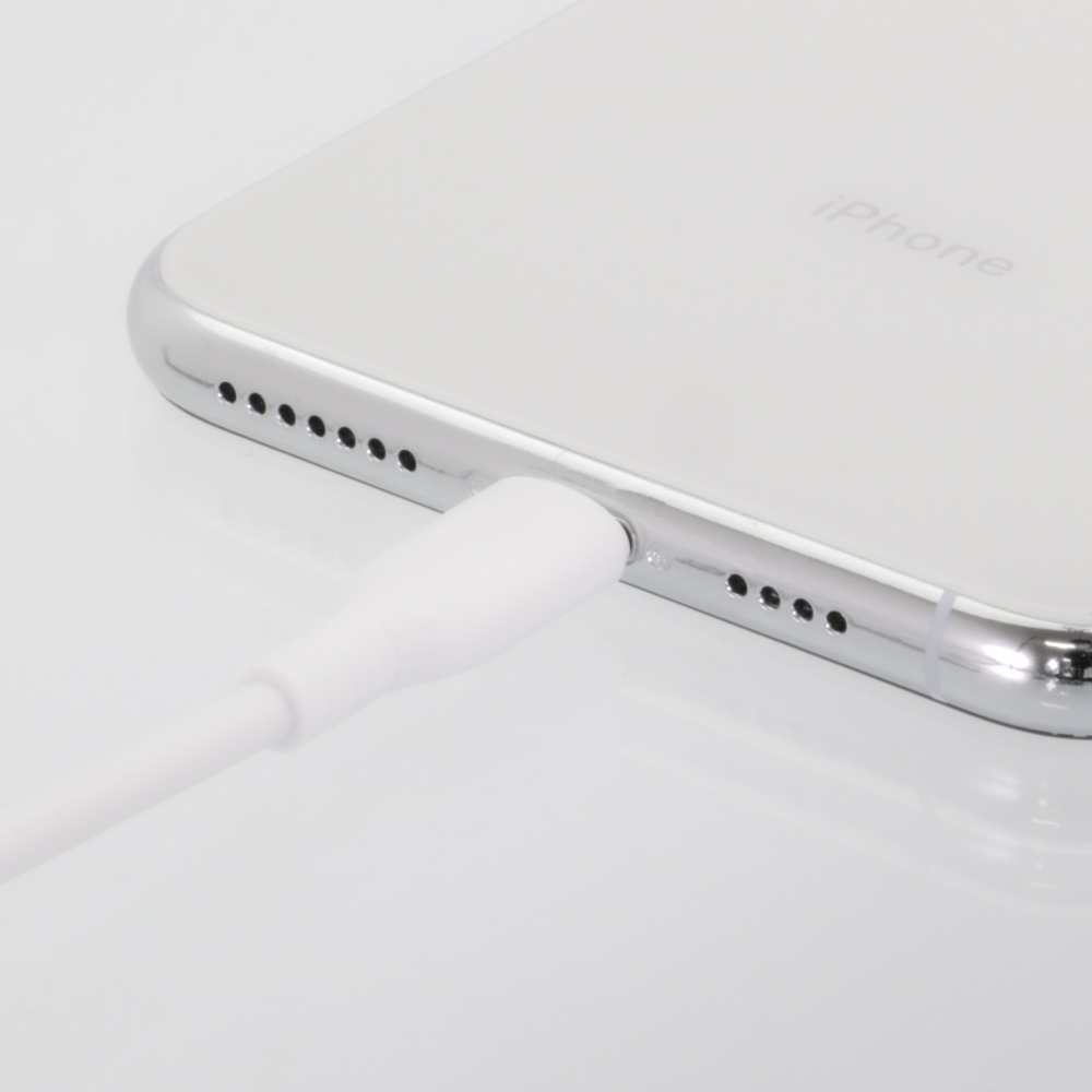 USB Type-C(USB-C)からLightning機器への充電ケーブル