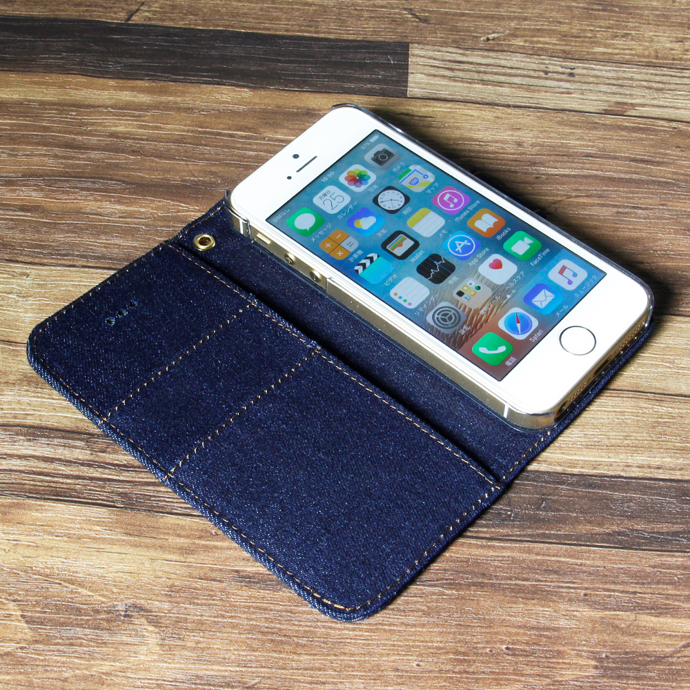 大きなカードポケット付きのiPhoneケースは毎日使うカード類を収納してお財布代わりとしても大活躍