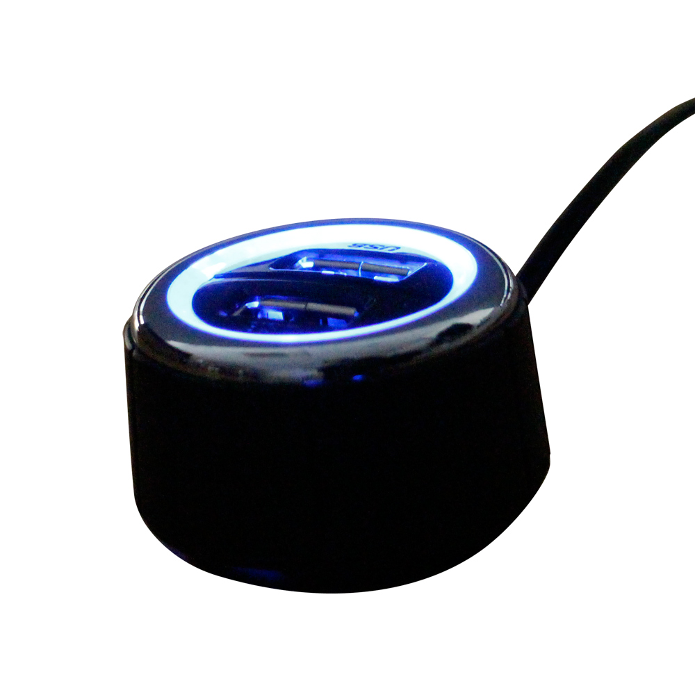 LEDが充電状態を知らせてくれる便利な車載用モニターUSBポート